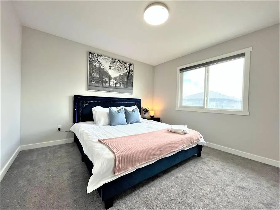Holiday home Luxury Retreat For Large Groups Villa Calgary