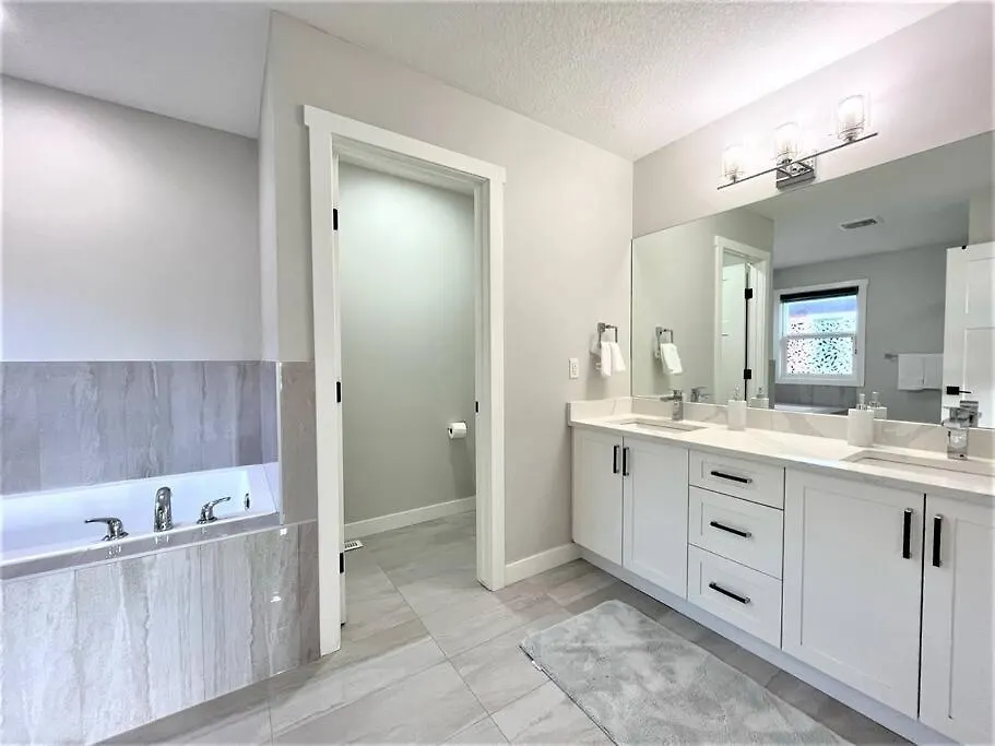 Holiday home Luxury Retreat For Large Groups Villa Calgary