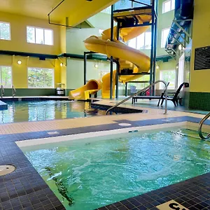 Hotel Super 8 By Wyndham Shawnessy Area, YYC